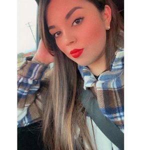 Meet your Posher, Erika del rocio